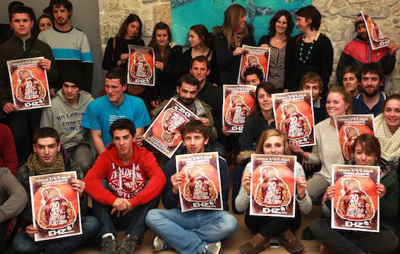 Euskal Herria Zuzenean festibala laguntzaile bila