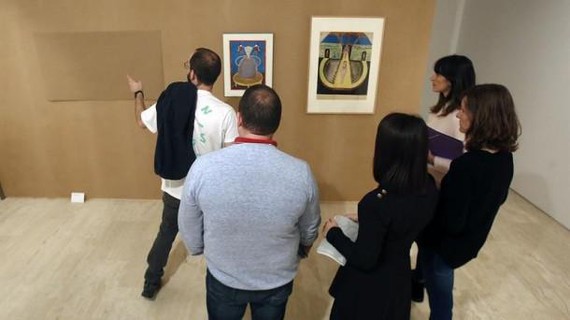 Presoen erakusketaren zentsuraren prentsaurreko kontraesankorra