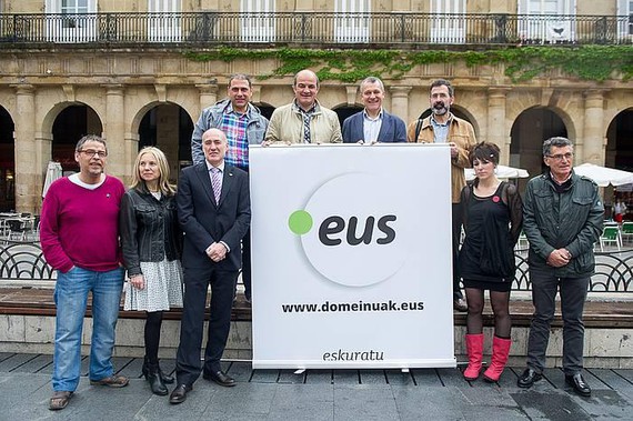 90 aitzindari hautatuko ditu '.eus' domeinuak datozen sei hilabeteetarako