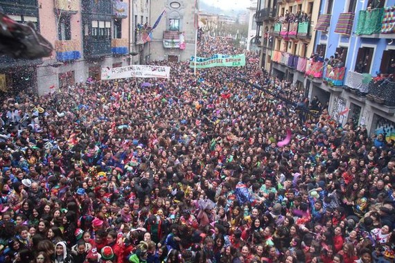 Ostegun Gizen gauean botila kolpe bat jasota, adin txikiko bat koman