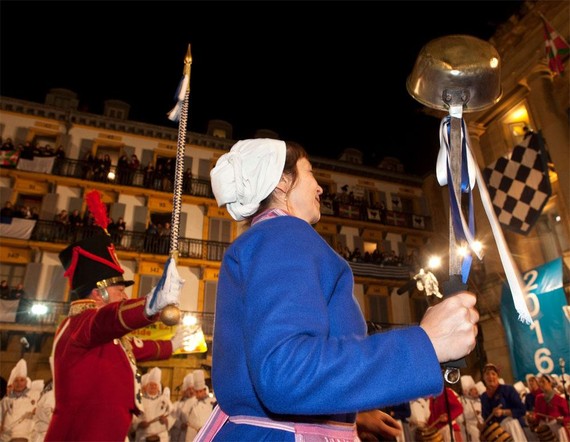 Hauek dira emakumeei danborra jotzen uzten ez dieten Donostiako bederatzi elkarteak