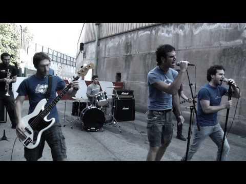 Egurra Ta Kitto-ren lehen bideoklipa: 'Heldu besotik'