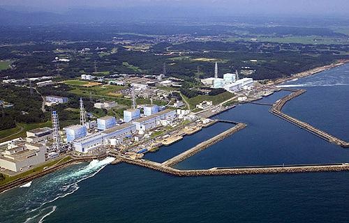 Fukushima Dai-ichi 1 erreaktorean inplosio zantzuak, isuri erradiaktiboak, 45.000 lagunen ebakuazioa inguruan