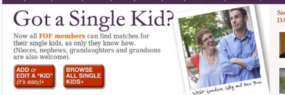 Seme-alabentzat bikote bila dabiltzan andereak