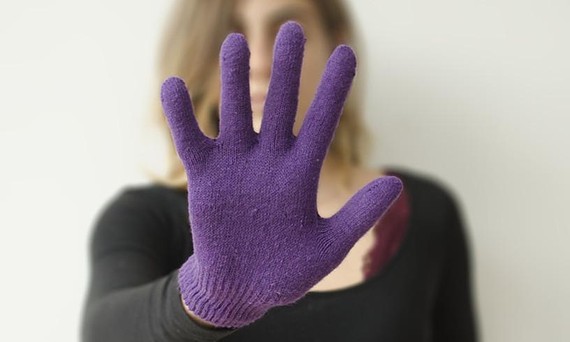 Erasotzailea militantziako kide bat denean