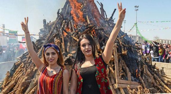 Newroz, kurduen urte berria (argazki galeria)
