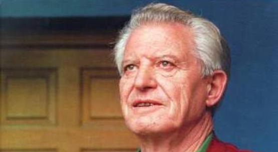 Jon Azpillaga bertsolaria hil da