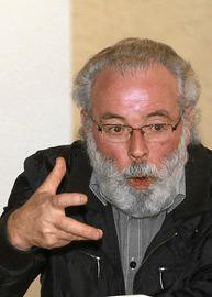 "Gaur egungo euskara batuko aditz jokoaren %50 ez du inork erabiltzen"