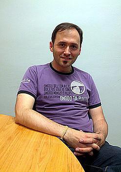 Marko Txopitea: «Twitter, Facebook eta halakoak ez ditugu modu osasungarrian erabiltzen»