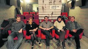 Elkarrizketarako leihoak: 'Barrura begiratzeko leihoak' dokumentalaren kritika