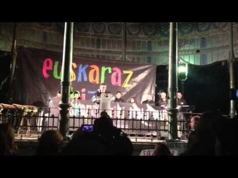 Euskaraz bizi nahi dut: Paul Bilbaoren hitzak