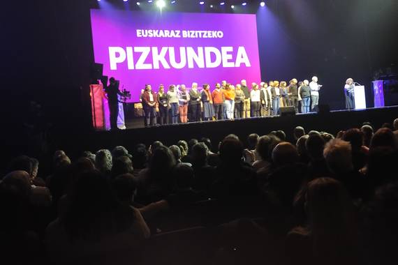 Kontseiluaren proposamenak Pizkundea ekitalditik bueltan: Antolatu, eta 'Euskaltzaleon gida'