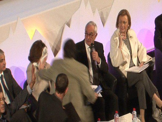 Bi urteko kartzela zigorrak Barcinari tartak bota zizkioten hiru laguni