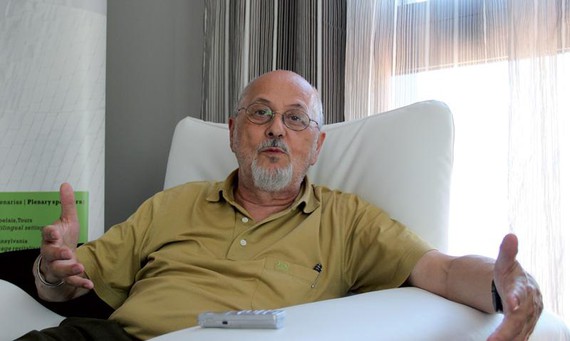 Jurgen Meisel: "Hizkuntza bat baino gehiago ikasteko eginak gaude genetikoki"