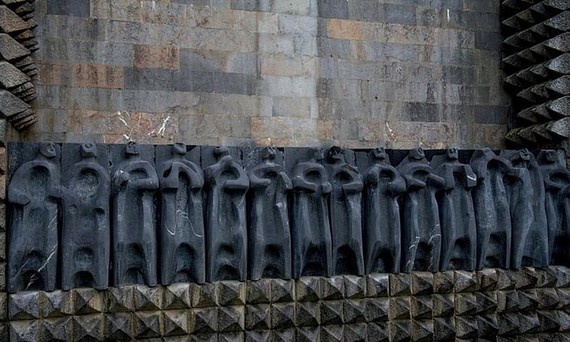 15 urte 'Euskaldunon Egunkaria' itxi zutela