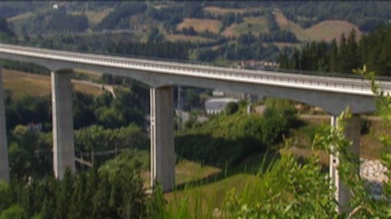 Europako AHT sarea garestiegia da eta bidaiari nahikorik ez dago, auditoreen arabera