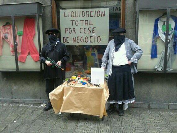 Likidazioa hauek ere, negozioa gaizki doakie eta...