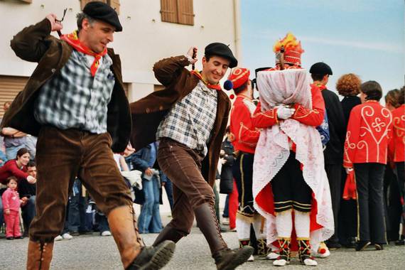 Zuberoako maskaradak 2016: Sohüta-Hokiko gazteek prest dute egutegia