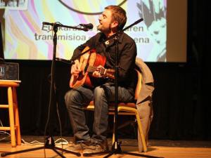 "Sortuko dira besteak" ikuskizuna hainbat herritan laster