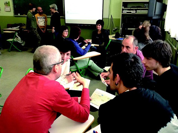 Nola eragin euskararen arnasguneetako ikasle gazteen hizkuntza jarrera eta ohituretan?