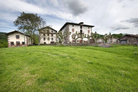 Nork hil nahi du euskarazko nobela beltza Baztanen?