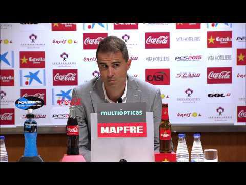 Gaizka Garitano euskaraz Almerian, kazetari lotsagaberen batzuekin