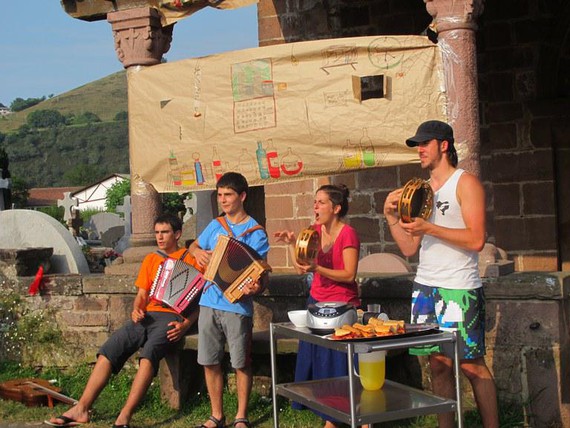 Zabaldu da bertso-udalekuetan izena emateko epea