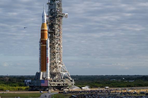 Artemis II: Ilargiraino eta buelta