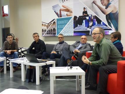 Euskal esparru komunikatiboa sendotzeko bidea proposatzen duen txostena aurkeztu du TOKIKOMek