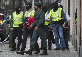 Aurre-iragarpenaren hankasartzea baliaturik, EPPK-ko bitartekariak espetxera