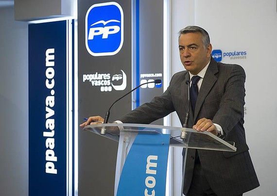 "Euskararen kontura" bizi diren elkarteei "Bilduko jendilajearen" alde jardutea egotzi die De Andresek