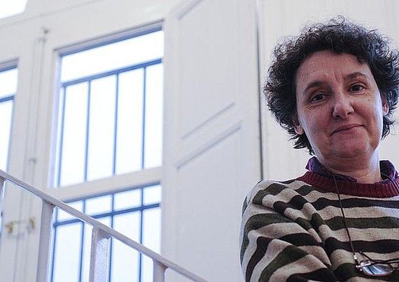 Beatriz Gimeno: "Amatasunarekiko kultua maitasun erromantikoaren ordezkapena da"