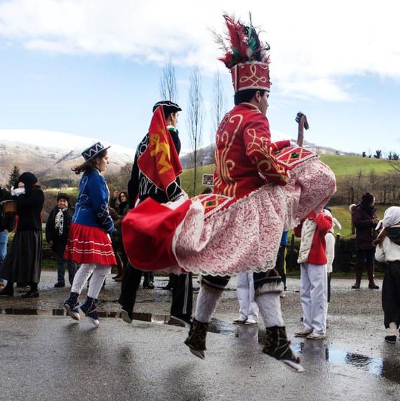 Zuberoako maskaradak 2015: Idauze-Mendiko gazteen egutegia