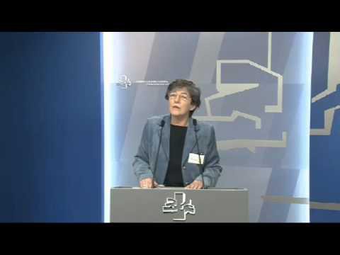 Kazetariek presa zutenez, euskara utzi eta gaztelaniaz hasi zen Mintegi