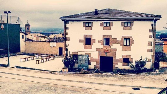 Abaigar (Euskal Udalekuak) obretan, eta abalista bila