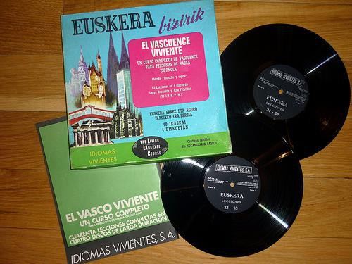 "Euskera bizirik", euskara ikasteko ikastaro multimedia (1967)