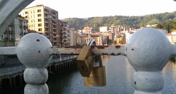 Albistea: Maitasun giltzarrapoak Bilboko Areatzako