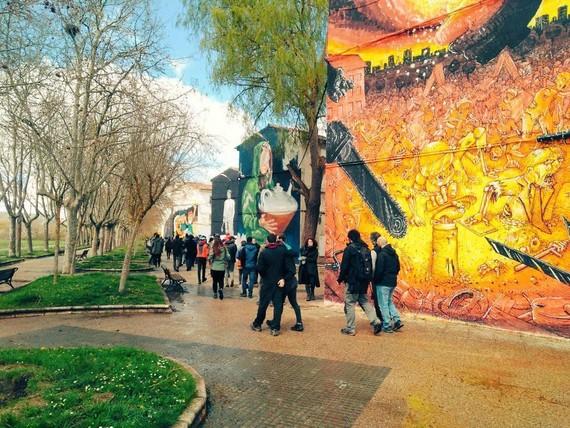 Gasteizko Errekaleor auzo okupatuko muralak