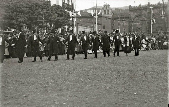 Soka-dantza Eusko Ikaskuntzaren sorreran; baina mendeurrenean?