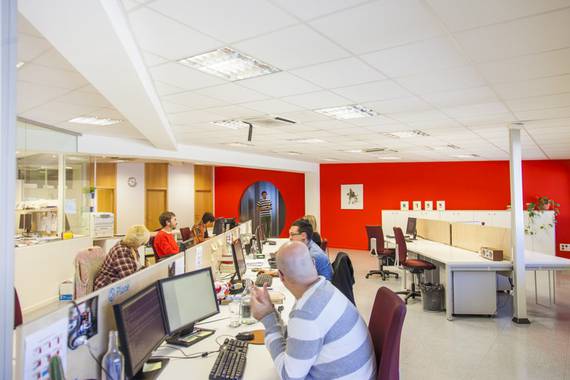 Informatikari bat behar du CodeSyntaxek frontend garapenetarako