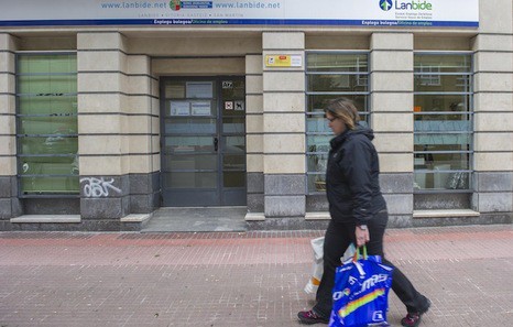 Gipuzkoan eta Nafarroan behera egin du langabeziak martxoan; Araban eta Bizkaian, gora