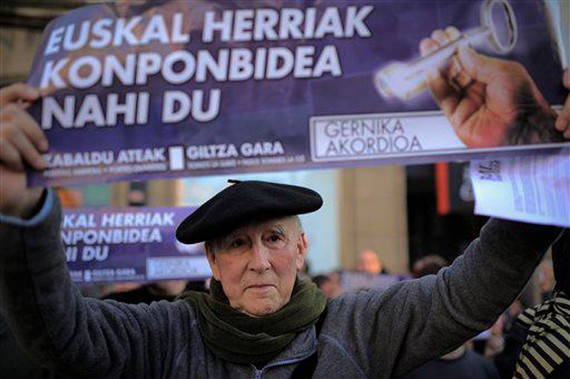 Periko Solabarria hil da