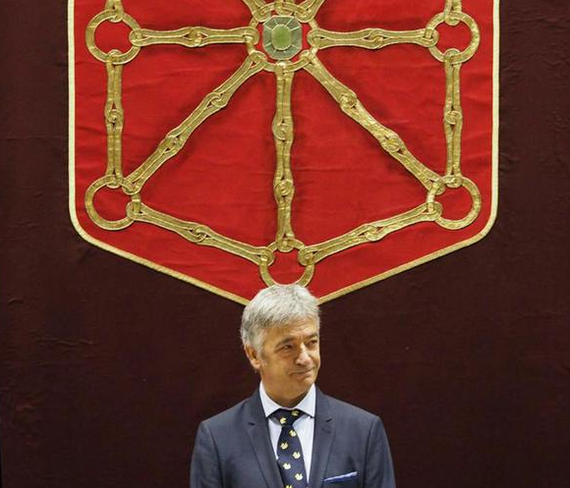 Serendipiaz (txiripaz) zuzendu zen euskaraz Nafarroako Parlamentuaren osaera