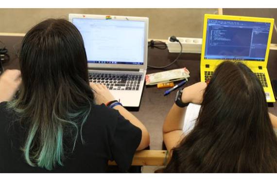 Hezkuntzan software librearen alde egiteko deia